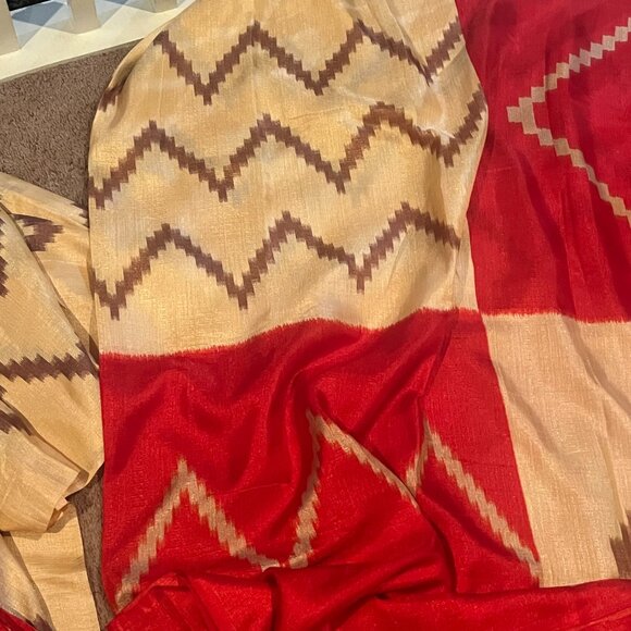 Red Designer printed marka silk saree for festive party looks - Picture 5 of 5